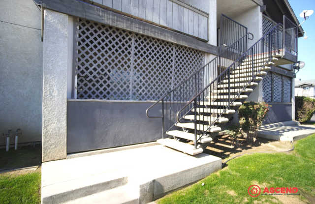 Cozy Apartment off Acres  White Ln! photos photos