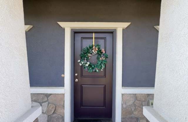 Newer 3 Bed 2.5 Bath Two-Story Home Gallery 3