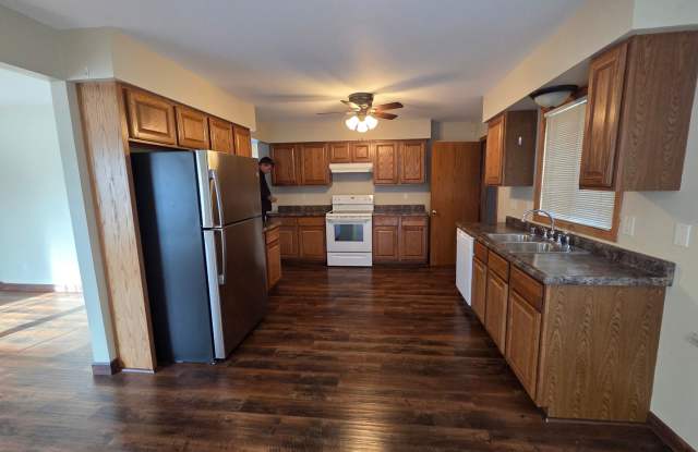 Large 3 BD 2 Bath Townhome photos photos