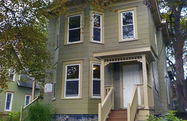 Available August 1, 2026 Beautiful 1st Floor Flat On Quiet Residential Street photos photos