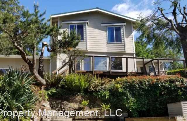 400 7th Ave - 400 7th Ave, Fox Island, WA 98333