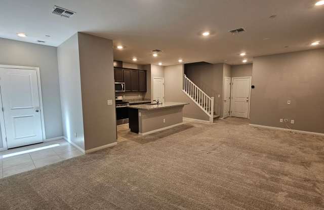 GREAT LOCATION! AWESOME SUMMERLIN TOWNHOME! Gallery 4