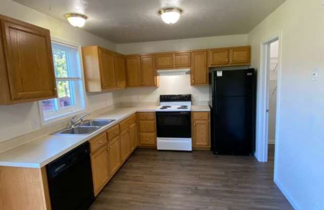 204 Betsinger Rd. Apt 10 Gallery 4