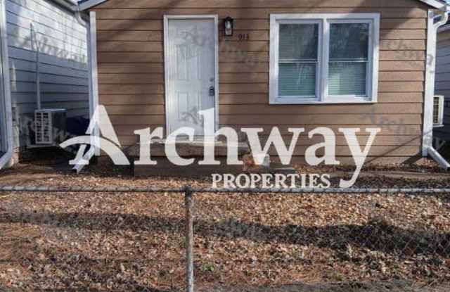 913 South 11th Street - 913 South 11th Street, Kansas City, KS 66105