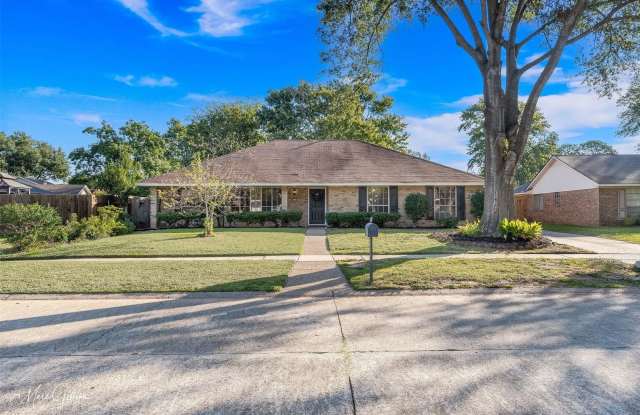 3 bedroom possibly 4, 2 bathroom 2776 sqft. 7617 Tampa way $2700.00 photos photos