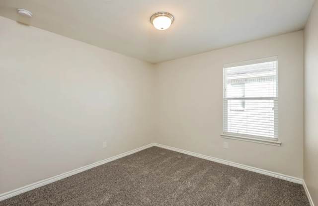 221 Colonial Blf Gallery 3