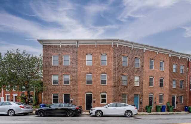 Four Large Bedrooms, 2.5 Bathroom Townhouse in South Baltimore photos photos