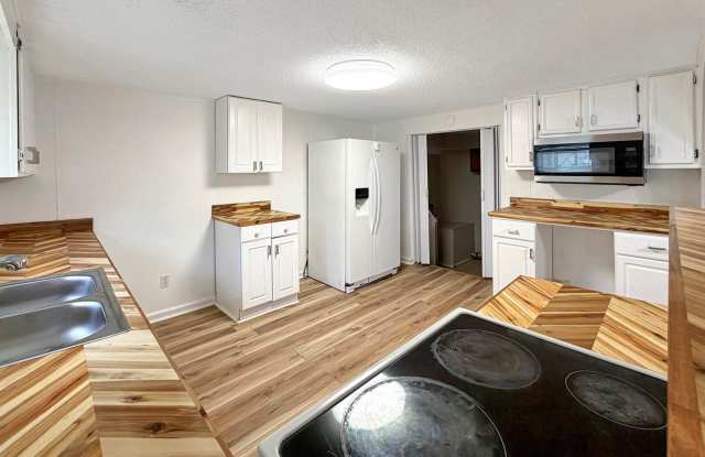 9738 Eisenhower Road Gallery 4
