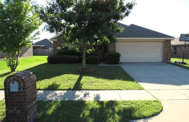 111 Dover Drive - 111 Dover Drive, Waxahachie, TX 75165