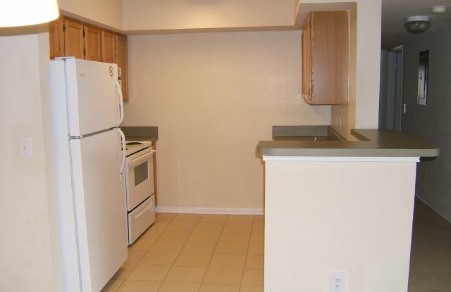 Spacious 3B/2B Unfurnished Condo near Beach in the Heart of Destin! Gallery 3