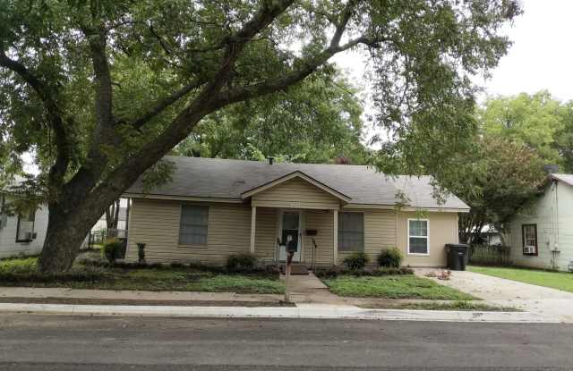 3/2 Near Downtown Cleburne! photos photos