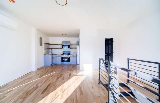258-260 State Street Gallery 2