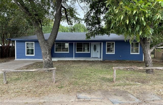 1171 N Race Street - 1171 N. Race Street, Stephenville, TX 76401