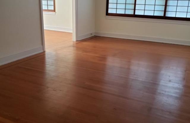 900 VALLEY ROAD - 900 Valley Road, Montgomery County, PA 19027
