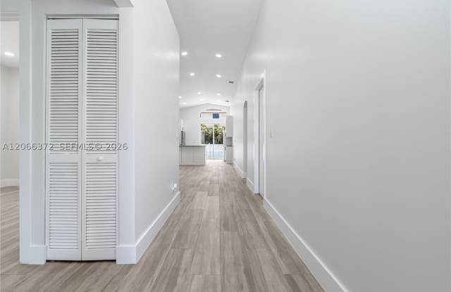 15130 SW 49th CT Gallery 3