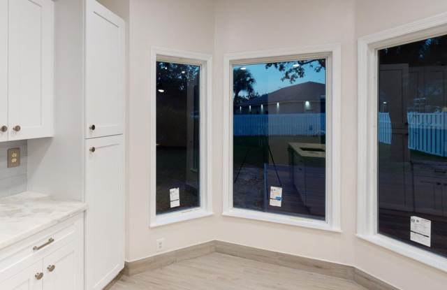 16785 Northwest 12th Court Gallery 2