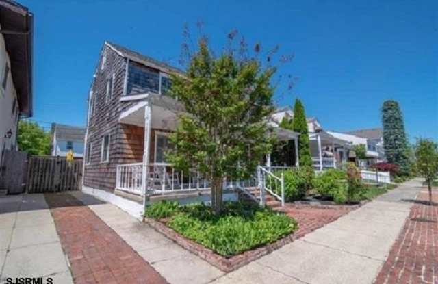 104 N Mansfield Gallery 3