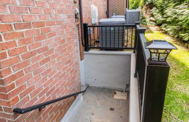 1205 S HUNTRESS COURT Gallery 2