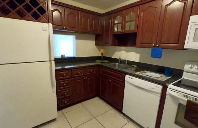 8020 N Colony Cir N Apt 3-308 Gallery 1