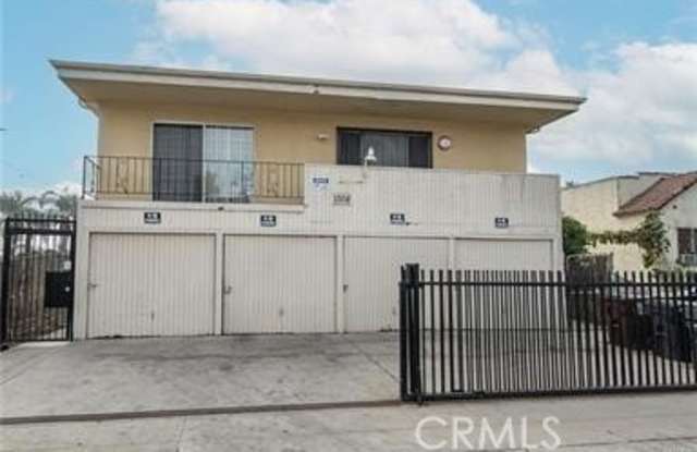 1308 E Oaks Street photos photos