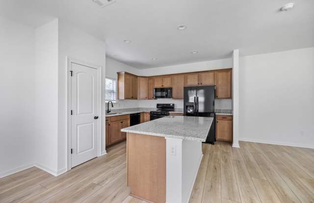 21318 Lake Maurepas Court Gallery 2