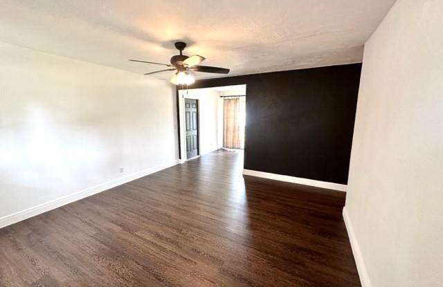 4329 Southwest 49th Court Gallery 4