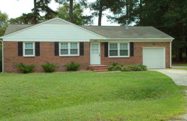 103 Sue Court, Yorktown, (Seaford) Va. Three bedrooms home with 2 full baths. - 103 Sue Court, York County, VA 23696