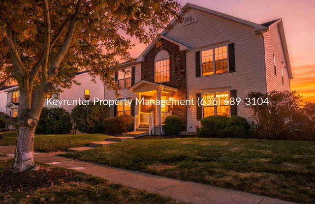 Spacious Townhome with Modern Comforts in O'Fallon, MO Gallery 1