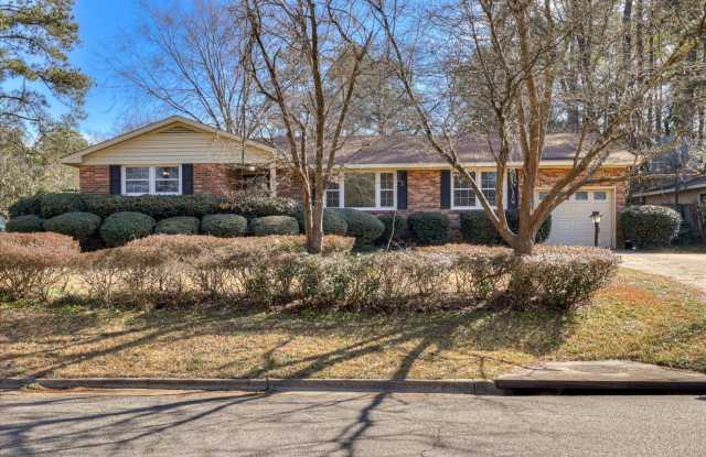 3 Bed/2Bath home with garage, sunroom, and shed in Martinez photos photos