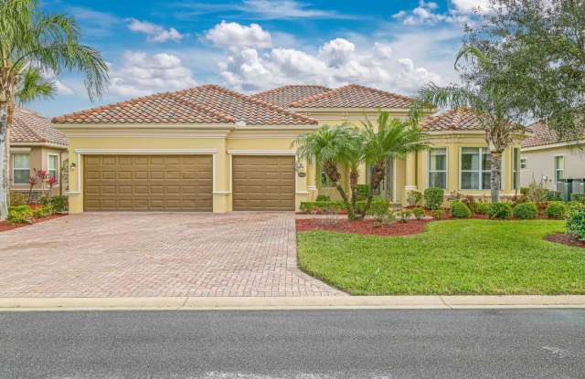 **Bella Terra Estate 5BED/3BATH - 3 Car garage PRIVATE POOL home** ~ Lake view photos photos