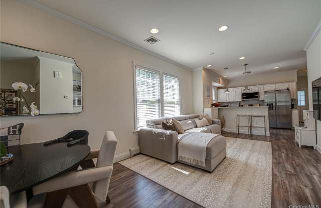 7 Nathan Hale Drive Gallery 3