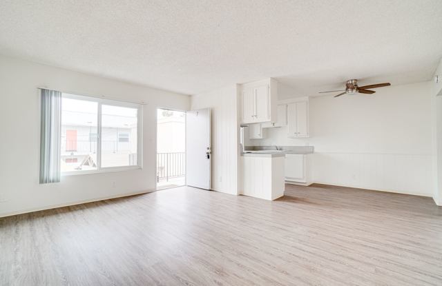 Sunset Cliffs Apartments Gallery 1