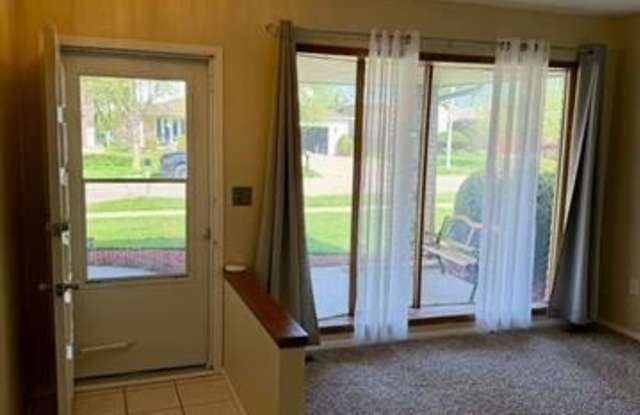 5739 Willow Creek Drive Gallery 3
