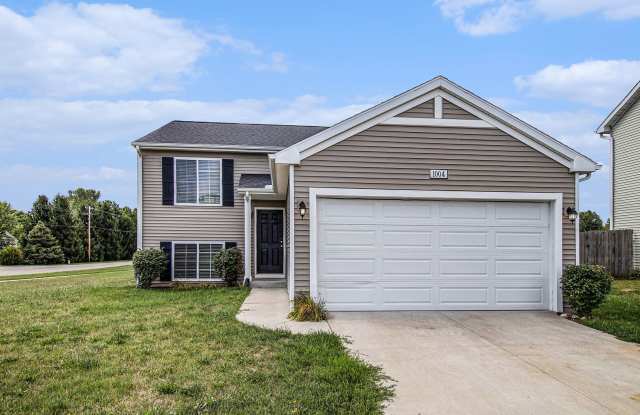 Spacious 4 bedroom for lease photos photos Spacious 4 bedroom for lease photos photos