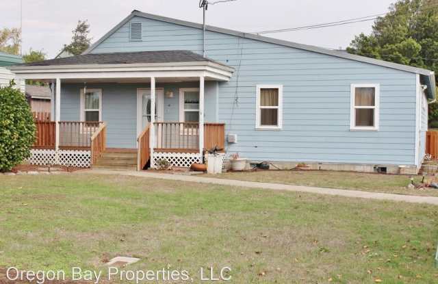 212 Merchant - 212 Merchant Street, Coos Bay, OR 97420