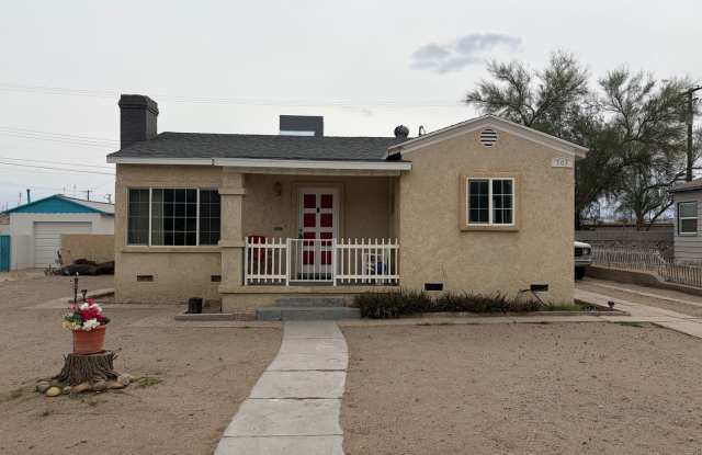 Charming and spacious Needles home photos photos