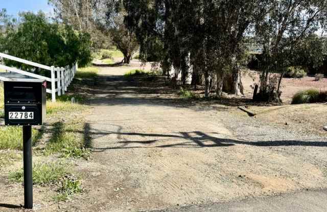 Private Retreat with Expansive Workshop on 1.2+ Acres in Wildomar photos photos