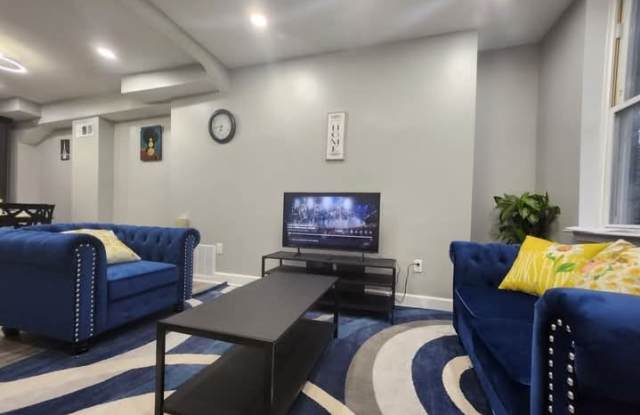 708 N Madeira St photos photos