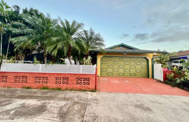 Beautiful Home-4/2/2  Fenced Yard photos photos