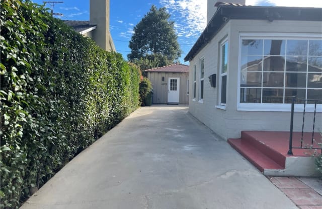 22018 Martinez St - 22018 Martinez St, Los Angeles, CA 91364