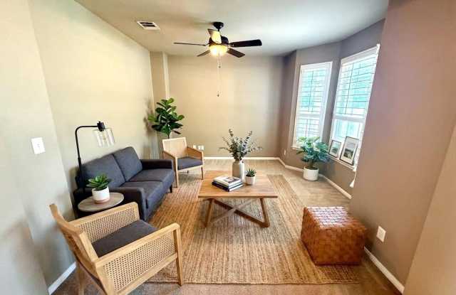 *MOVE IN SPECIAL* Gorgeous Four Bedroom home w/ Community POOL!! Gallery 4
