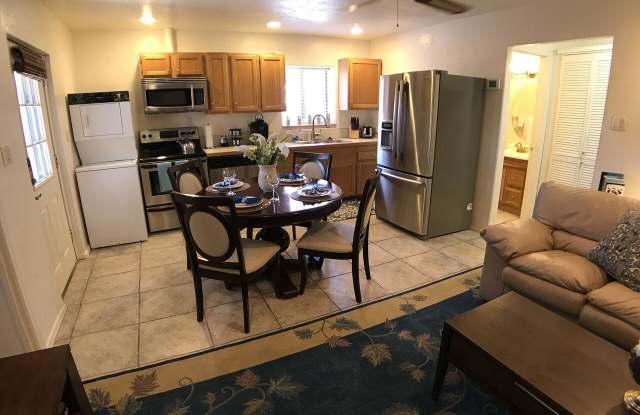 8640 E NORTHLAND Drive Gallery 2