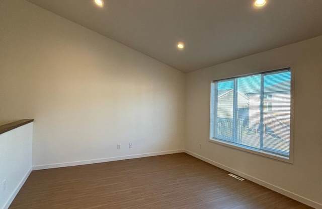 3 Bedroom 3 Bathroom Townhomes Gallery 3