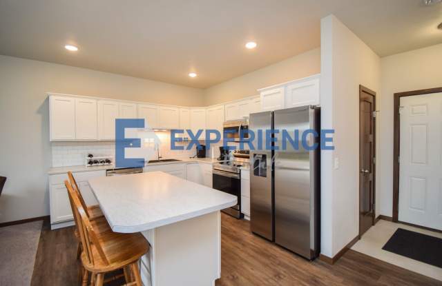 3 Bed 2.5 Bath Townhome West Sioux Falls! Gallery 4