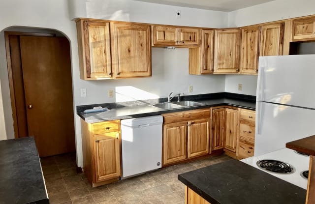 1009 9th Street S - 1009 9th Street South, Moorhead, MN 56560