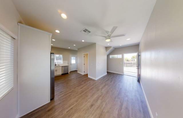 4BD/2BA, Great Outdoor Space! Gallery 4