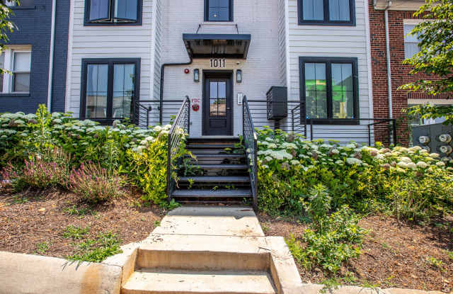 Lovely 1 BR  1 Den/2 BA Condo in Trinidad! photos photos