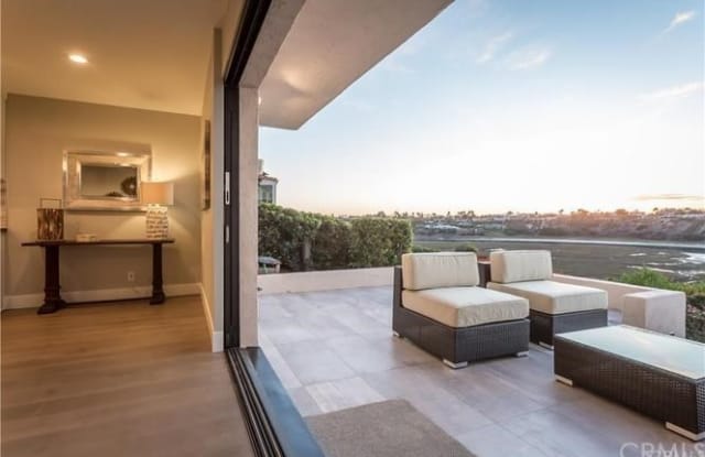 2021 Avenida Chico - 2021 Avenida Chico, Newport Beach, CA 92660