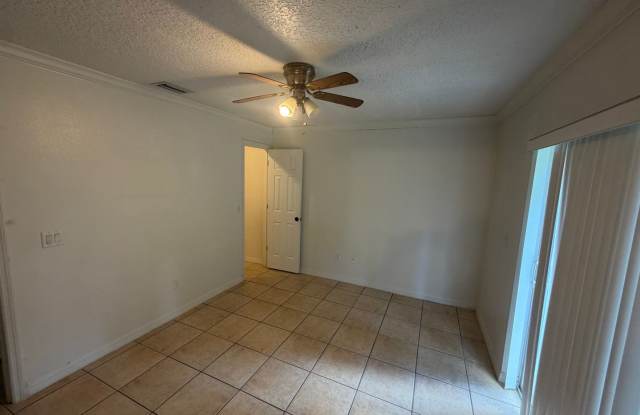 2 Bedroom, 2 Bath, 1 Car Garage Duplex In Holly Hill Gallery 4