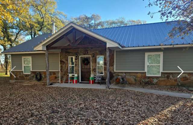 BROCK ISD / Private country living photos photos